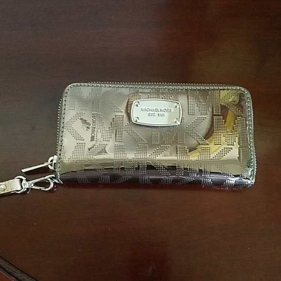 Michael Kors  mettalic leather wristlet wallet - Picture 1 of 3